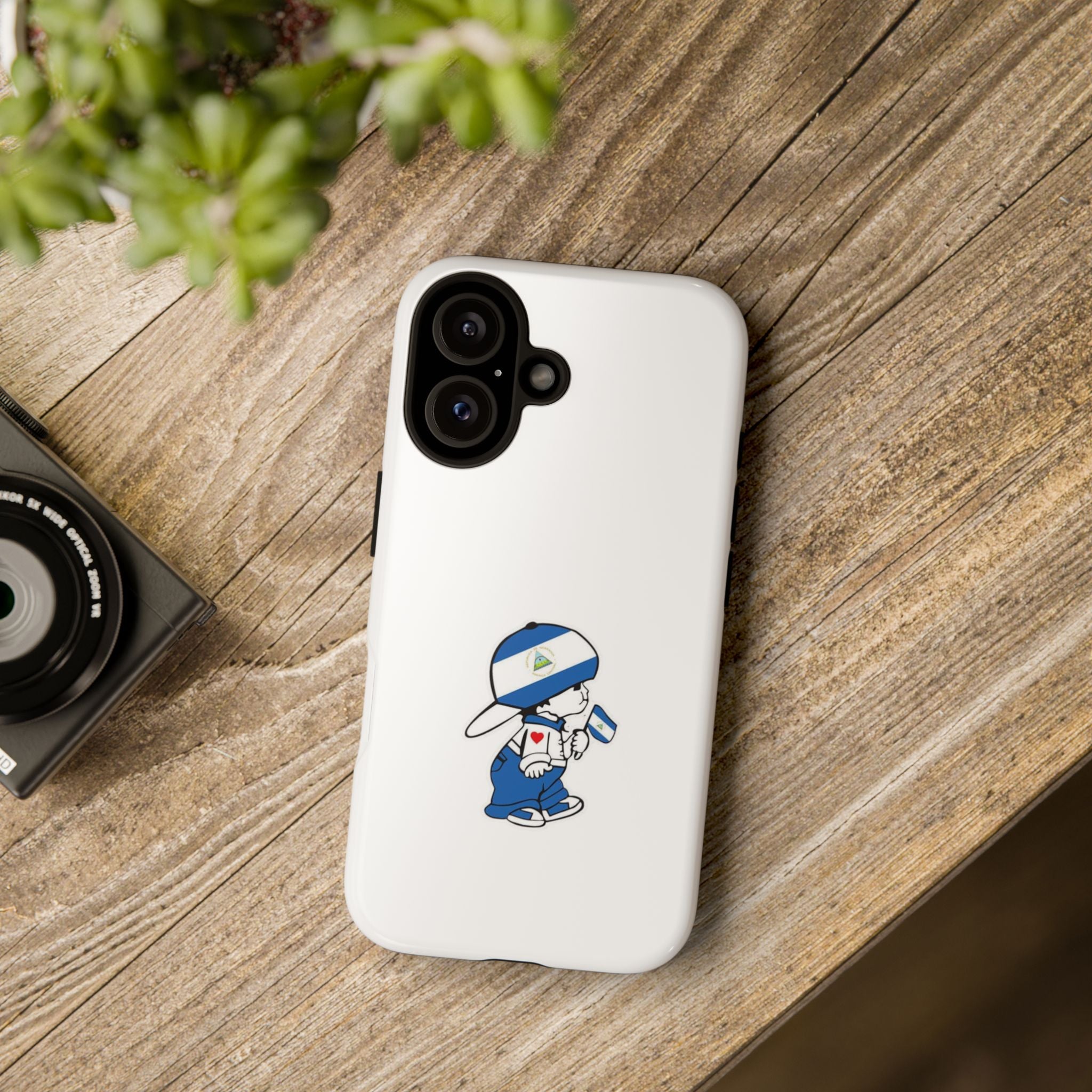 Funda Rigída Protectora para Teléfono iPhone 16 Nicaragua El Niño Nico Original